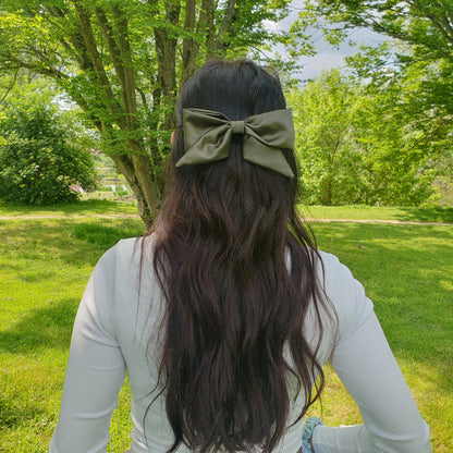 Barrette Nœud satin XL Kaki Mlle ChouChou
