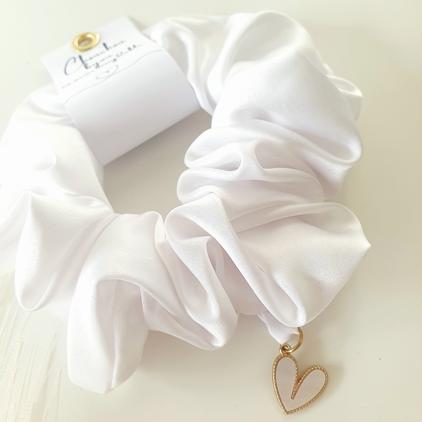 Chouchou Satin blanc bijoux cœur ou fleurs Mlle ChouChou