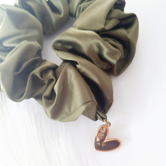 Chouchou Satin olive  bijoux cœur ou nœud Mlle ChouChou
