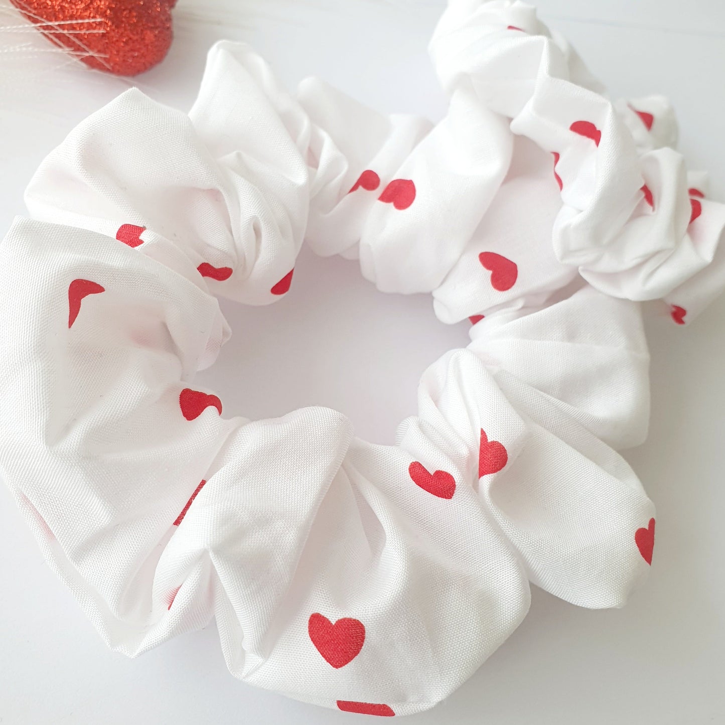 Chouchou blanc cœurs rouge Mlle ChouChou